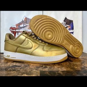 Nike Air Force 1 Low 07 LV8 Gold mens Sneakers size 11
